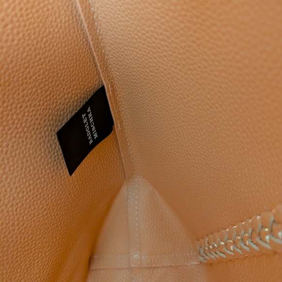 NWT Badgley Mischka Vegan Pebbled Leather Tote Bag Gold Chain Seams - Picture 11 of 11